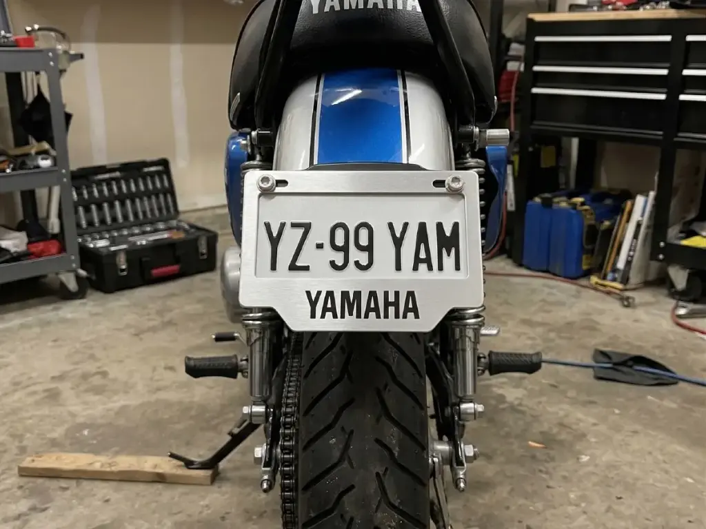 Porta placa motocicleta